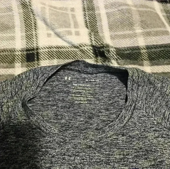 Under Armour XL tech tee with wicking, technology. - Picture 4 of 8